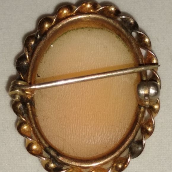 Vintage Small Cameo Brooch - Picture 8 of 10